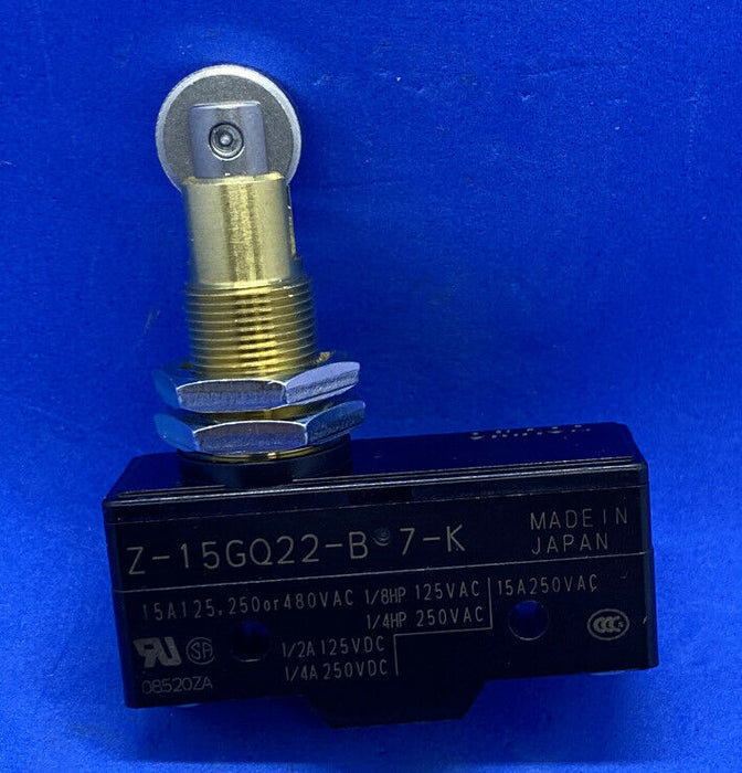 Interruptor básico de uso general Omron Z-15GQ22-B, montaje en panel, terminal de tornillo con émbolo de rodillo, espacio entre contactos de 0,5 mm, corriente nominal de 15 A