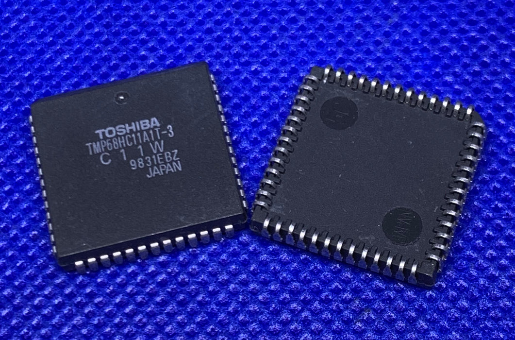 1pc TOSHIBA TMP68HC11A1T-3 MICROCONTROLLER