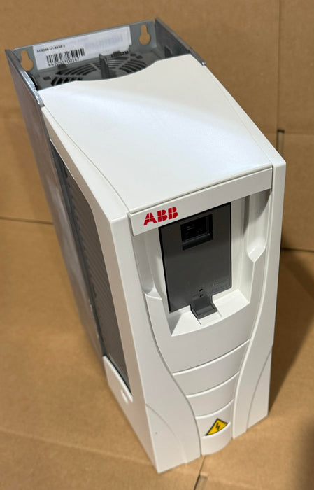 ABB ACS550-U1-04A6-2 Drive, AC, 0.75HP, 240V, 3.5A, CT,N1