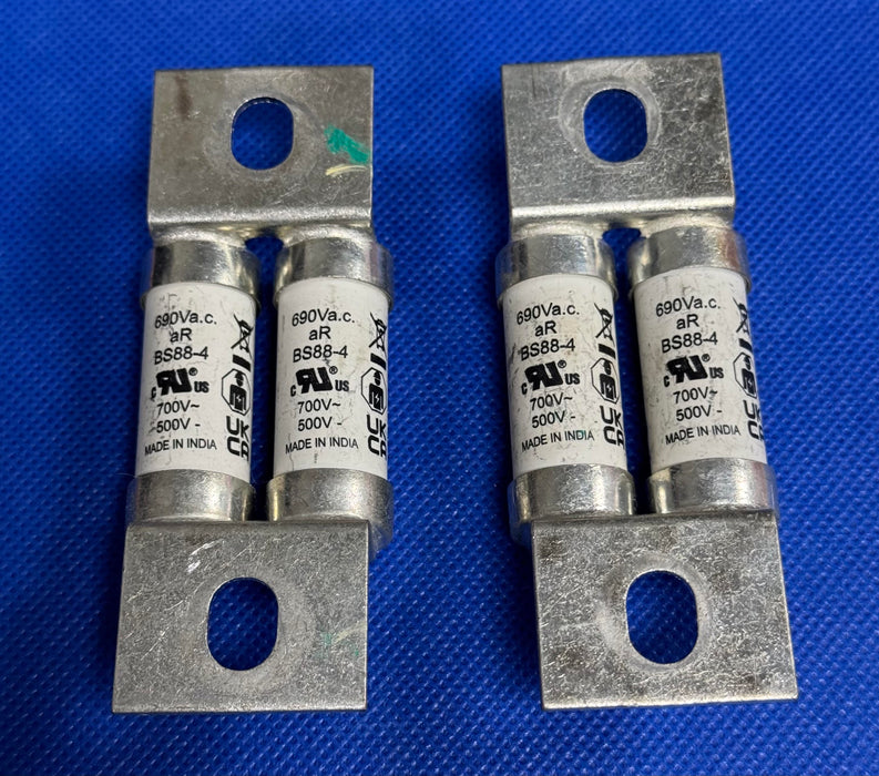 (1) Eaton Bussmann 120FEE Double Barrel Standard Fuse 120A, 690 VAC