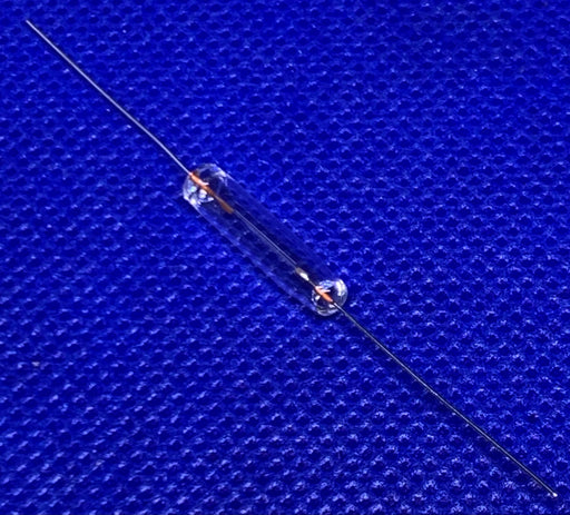 10pc Axial Incandescent Miniature lamp bulb T1-1/4 12V 150mA, Ø4x20mm - EcoTech Solutions Inc.