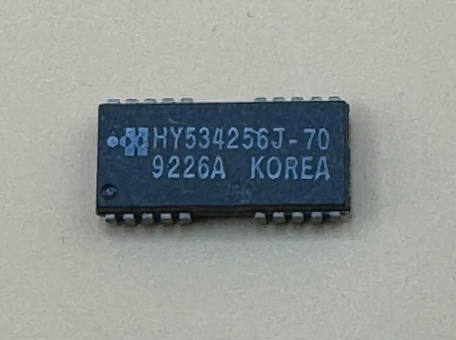 1pc HY534256J-70 256K x 4-Bit CMOS DRAM