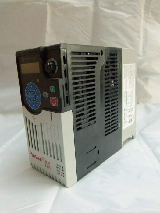 Variador PowerFlex 525 Allen Bradley 25B-B5P0N104/A Serie A REV A con voltaje trifásico de 240 V CA y corriente de salida de 5,0 amperios