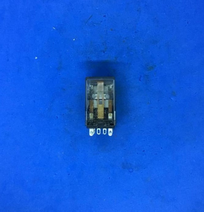 Omron TYPE MY4 DC24V 3 POLE RELAY