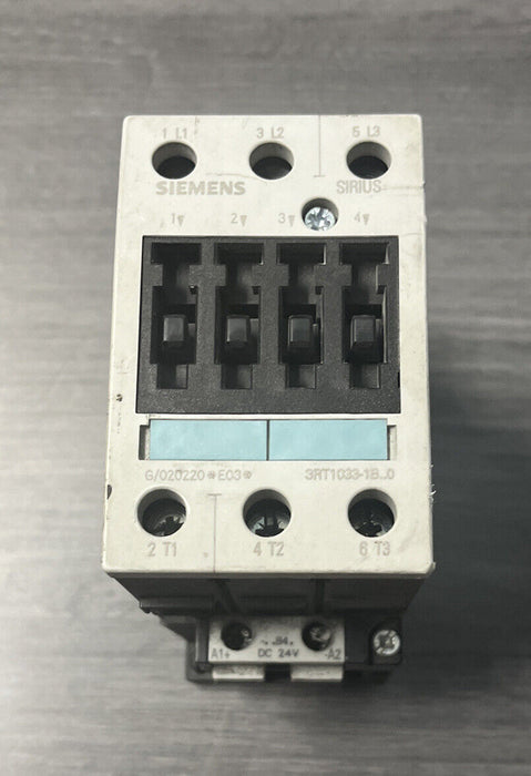 SIEMENS 3RT1033-1BB40 3-pole contactor