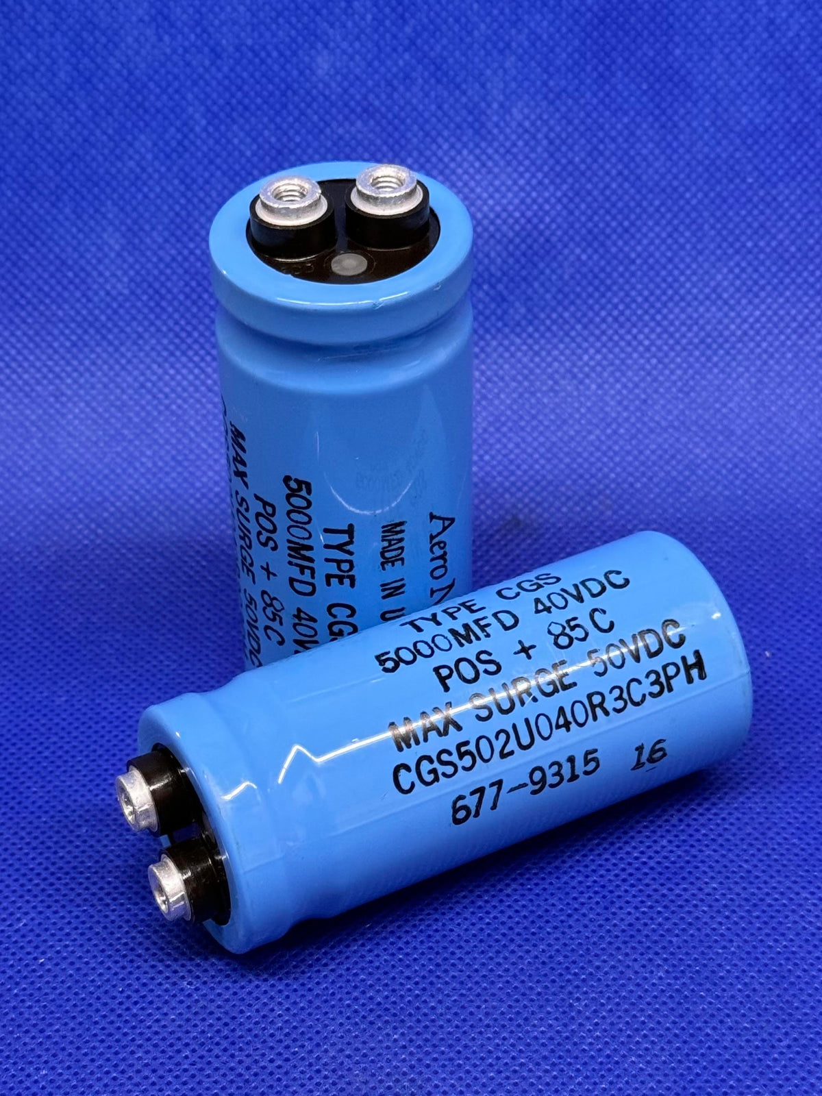 Condensador AeroM tipo CGS 5000MFD 40 V CC POS + 85 C MaxSurge 50 V CC