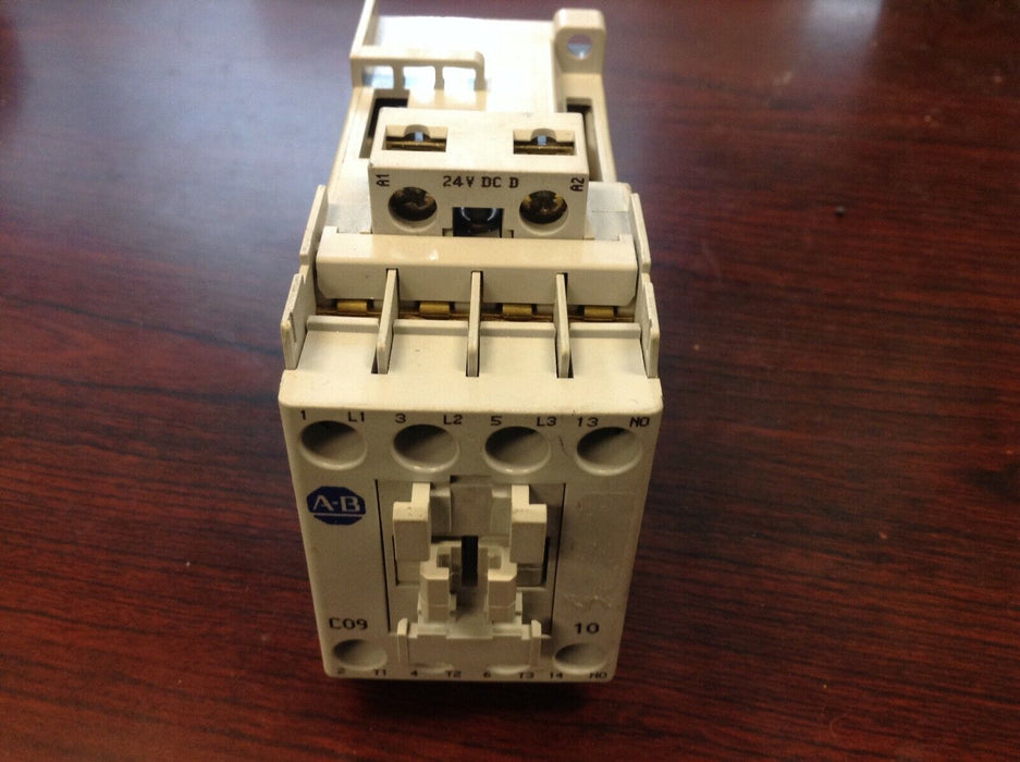 Allen Bradley 100-C09D*10 Starter Contactor Relay 100-C09D10