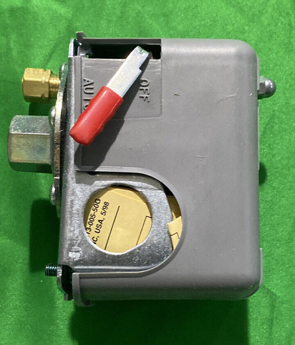 Square D / Pumptrol 9013FHG12J52M1X / 95-125 PSI Single Port Pressure Switch