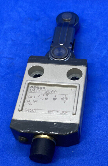 OMRON D4CC-3060 DC ROLLER LEVER D4CC3060