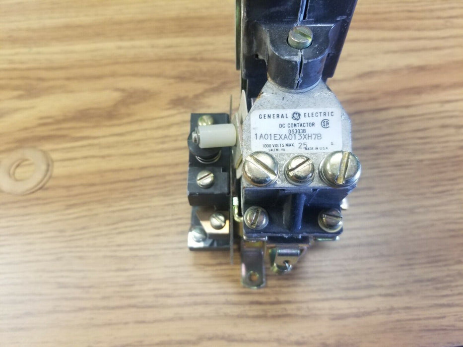 General Electric DC CONTACTOR DS303B Style 1A01EXA013XH7B 1000 volt