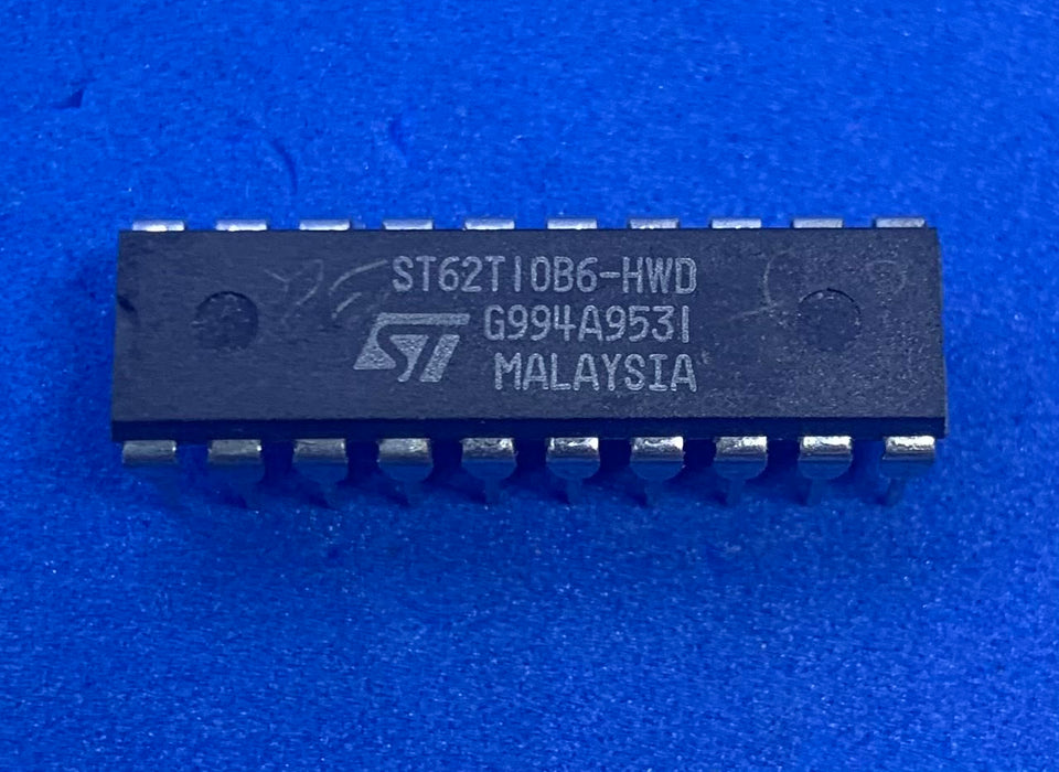 1pc ST62T10B6-HWD DIP-20