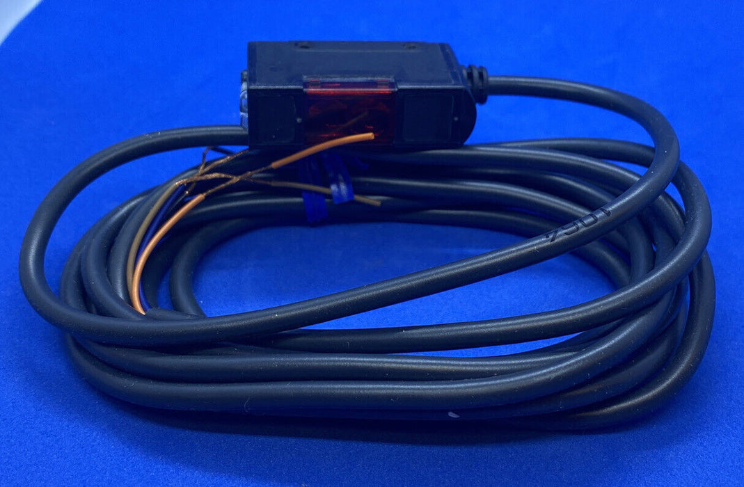 E3S-AD72 2M Omron Photoelectric Sensor Switch E3S-AD72