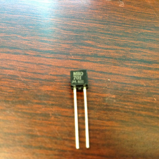 1 piece - MBD701 semiconductor RF Diode Schottky - Single 70V 280mW TO-92 - EcoTech Solutions Inc.