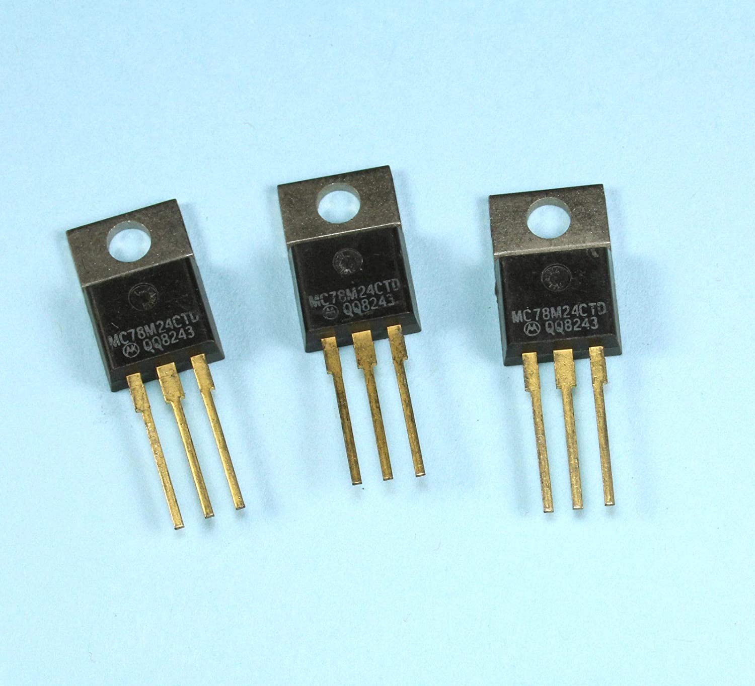 12 reguladores de voltaje MC78M24CT +24VDC 0,5 A, cables dorados, TO-220