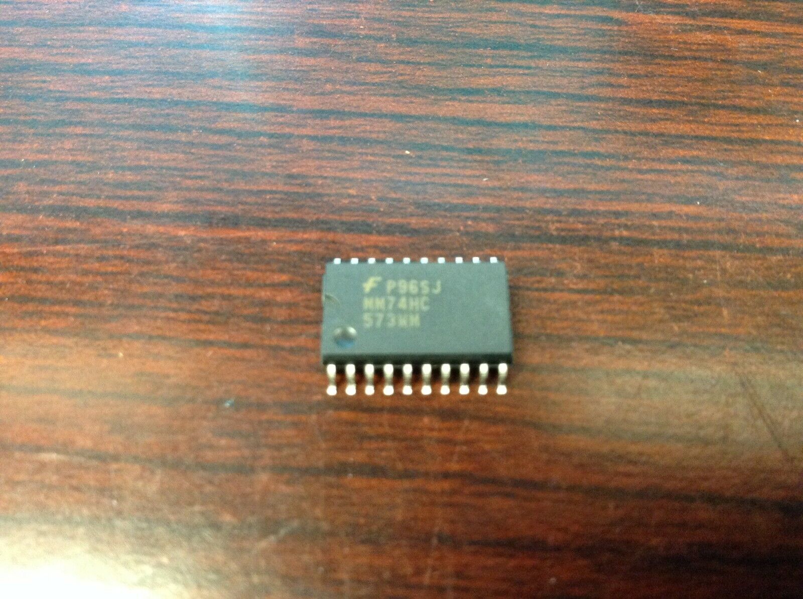 Circuitos integrados de bloqueo tipo D octal de 3 estados Fairchild On Semiconductor MM74HC573WM de 17 piezas