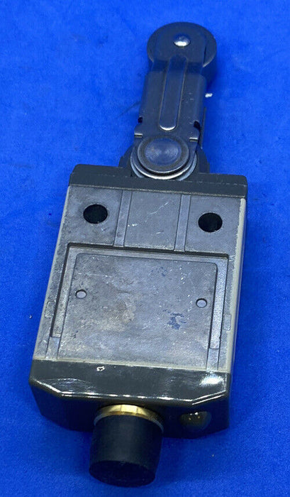 Omron D4CC-3060 Miniature Limit Switch Center Roller Lever 1A at 30VDC Rated Current