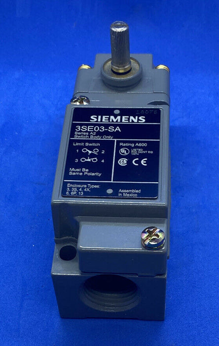 Siemens 3SE03-AR1 1-Pole Side Rotary General Duty Plug-In Limit Switch107 mm x 63 mm x 39 mm