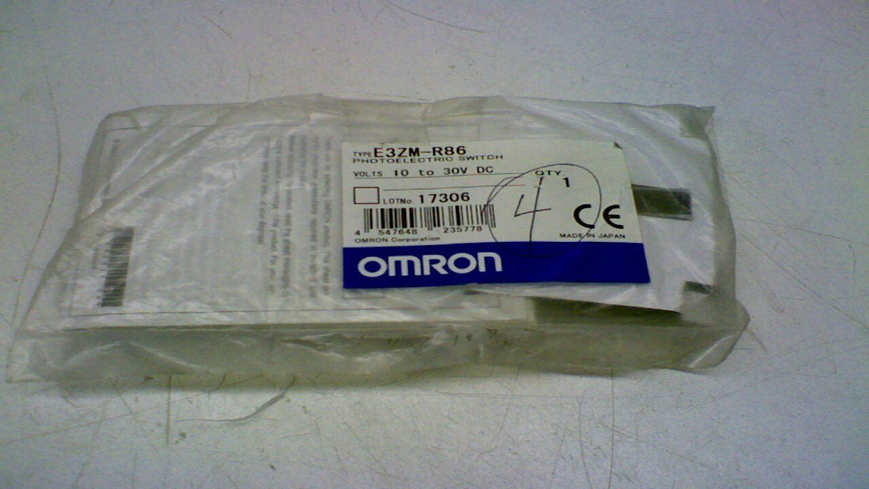 OMRON E3ZM-R86 / E3ZMR86 Photoelectric Sensor