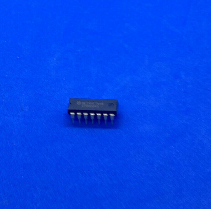 ON Semiconductor MC74HC74AN Flip Flop tipo D Pos-Edge de 2 elementos y 14 pines