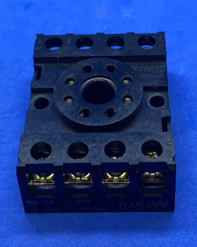 Omron Pf083a-E Relay Socket,Finger Safe,Octal,8 Pin,10A