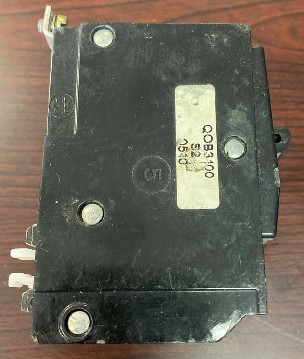 Square D QOB3100 Circuit Breaker (QOB) Standard 100A 3-Pole 240 Vac 3-Phase Bolt-On Black