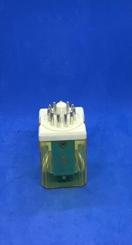 NEW IDEC RR3PA-U AC120V RELAYS FAST SHIPPING!NEW IDEC RR3PA-U AC120V RELAYS FAST