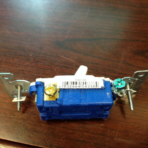 10-Pcs 3-Way 15-Amp Single-Pole ALMOND Indoor Toggle Wall Light-Switch - EcoTech Solutions Inc.