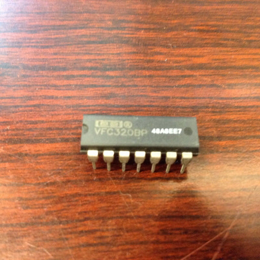 1 piece - Burr Brown VFC320BP Voltage to Frequency Converter PDIP14 - EcoTech Solutions Inc.